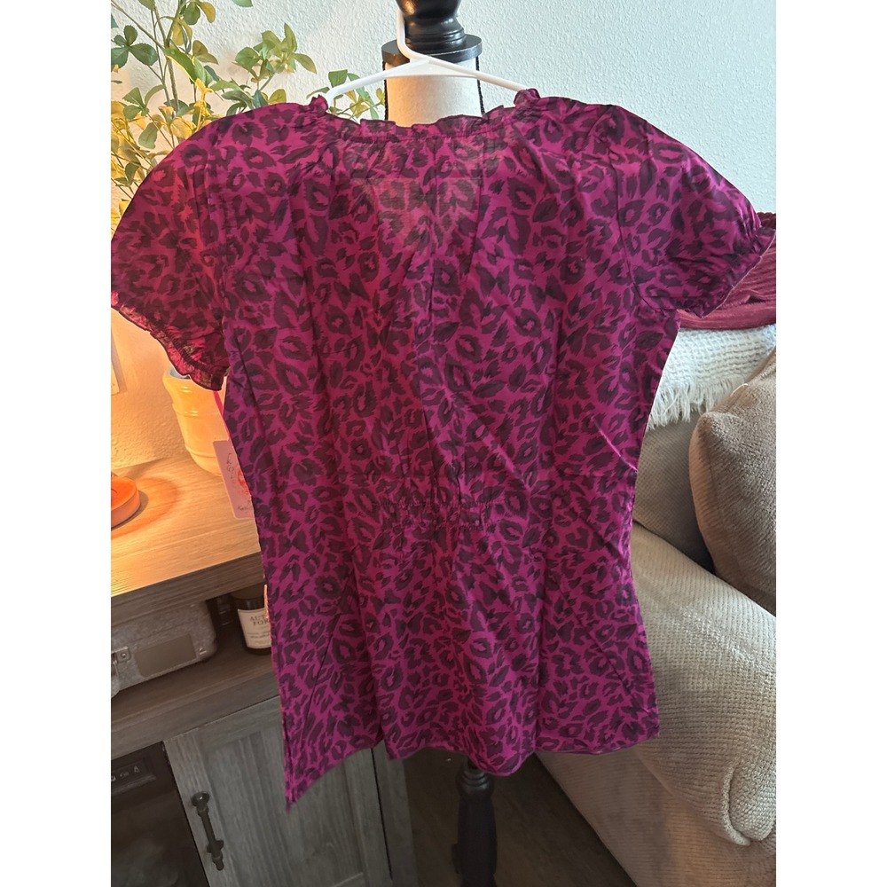Koi by Kathy Peterson Purple Leopard Print Scrub Top XS NWT Cotton - Picture 2 of 4